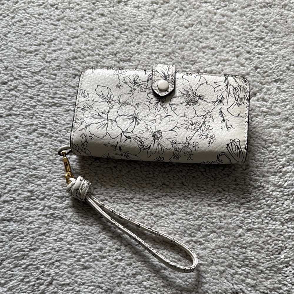 Vera Bradley Phone Wristlet  Bloom Cottage Cream in Leather